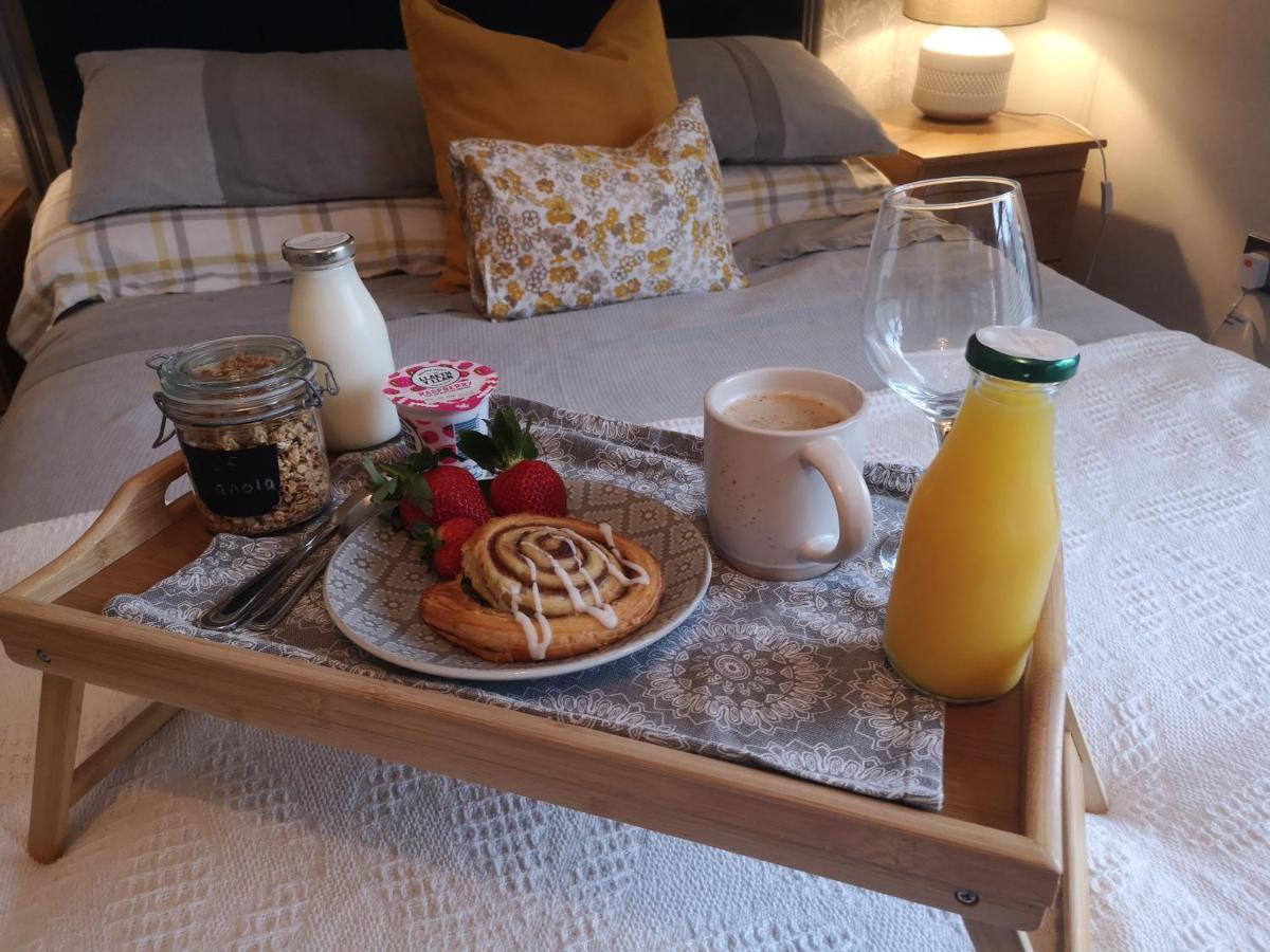 Y Cuddfan Gower Bed & Breakfast Суонзи Екстериор снимка
