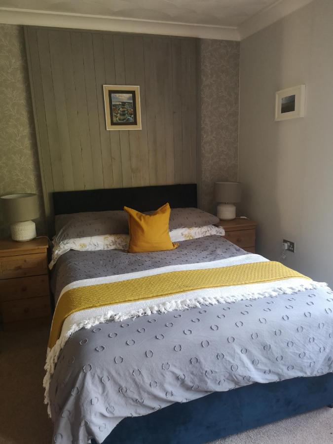 Y Cuddfan Gower Bed & Breakfast Суонзи Екстериор снимка