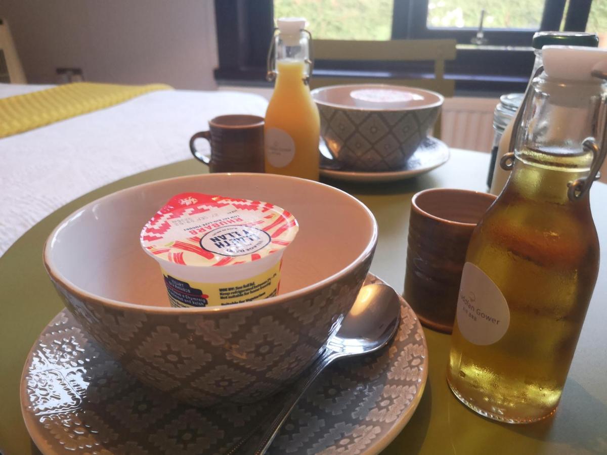 Y Cuddfan Gower Bed & Breakfast Суонзи Екстериор снимка