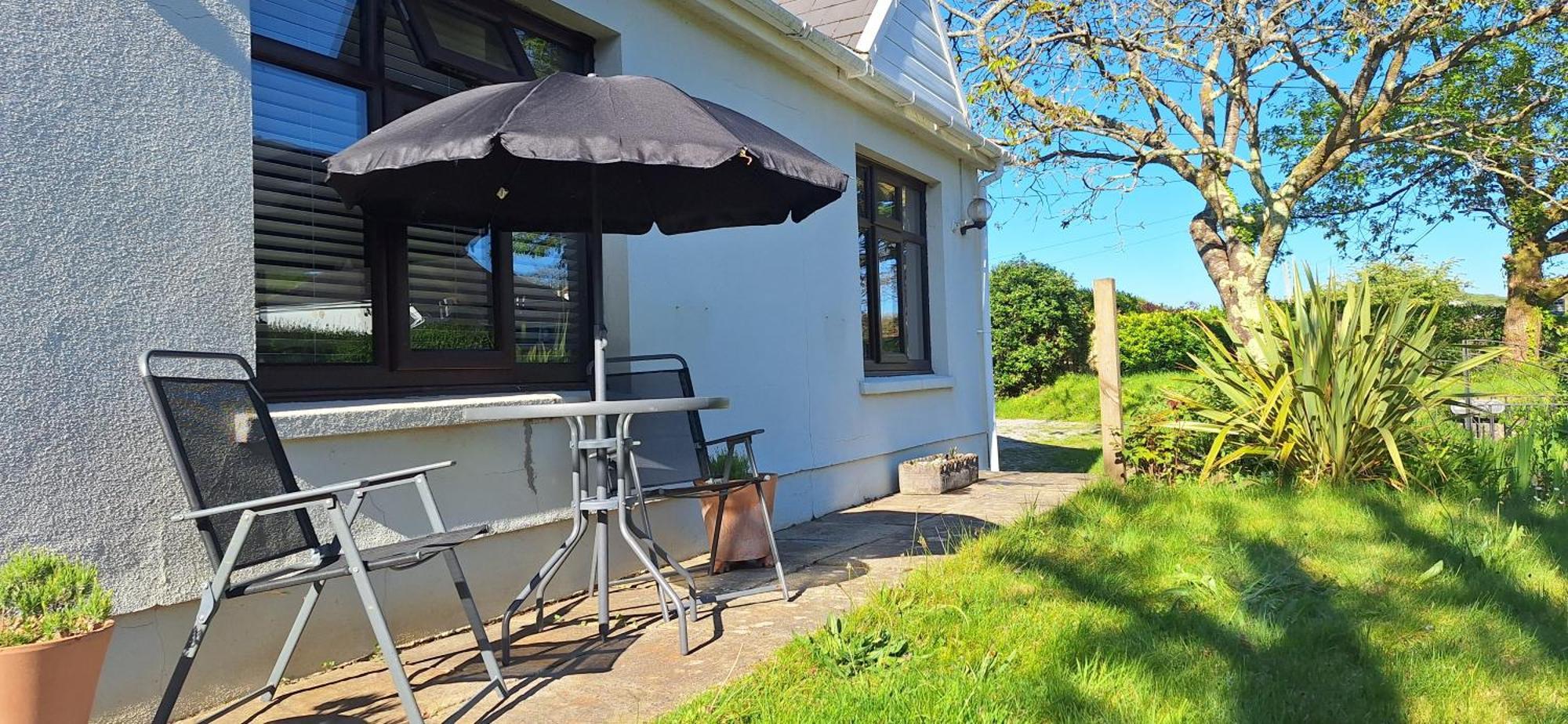 Y Cuddfan Gower Bed & Breakfast Суонзи Екстериор снимка